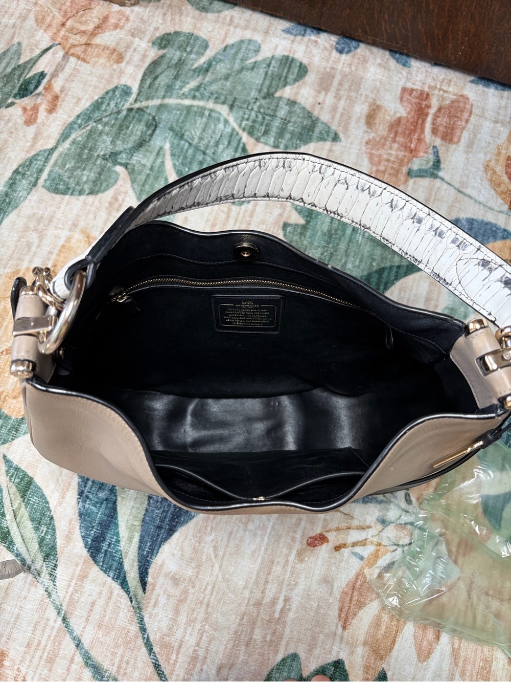 Coach NOMAD HOBO GLOVETANNED LEATHER
HANDBAG PURSE with Snake-Print Strap - Picture 5 of 14